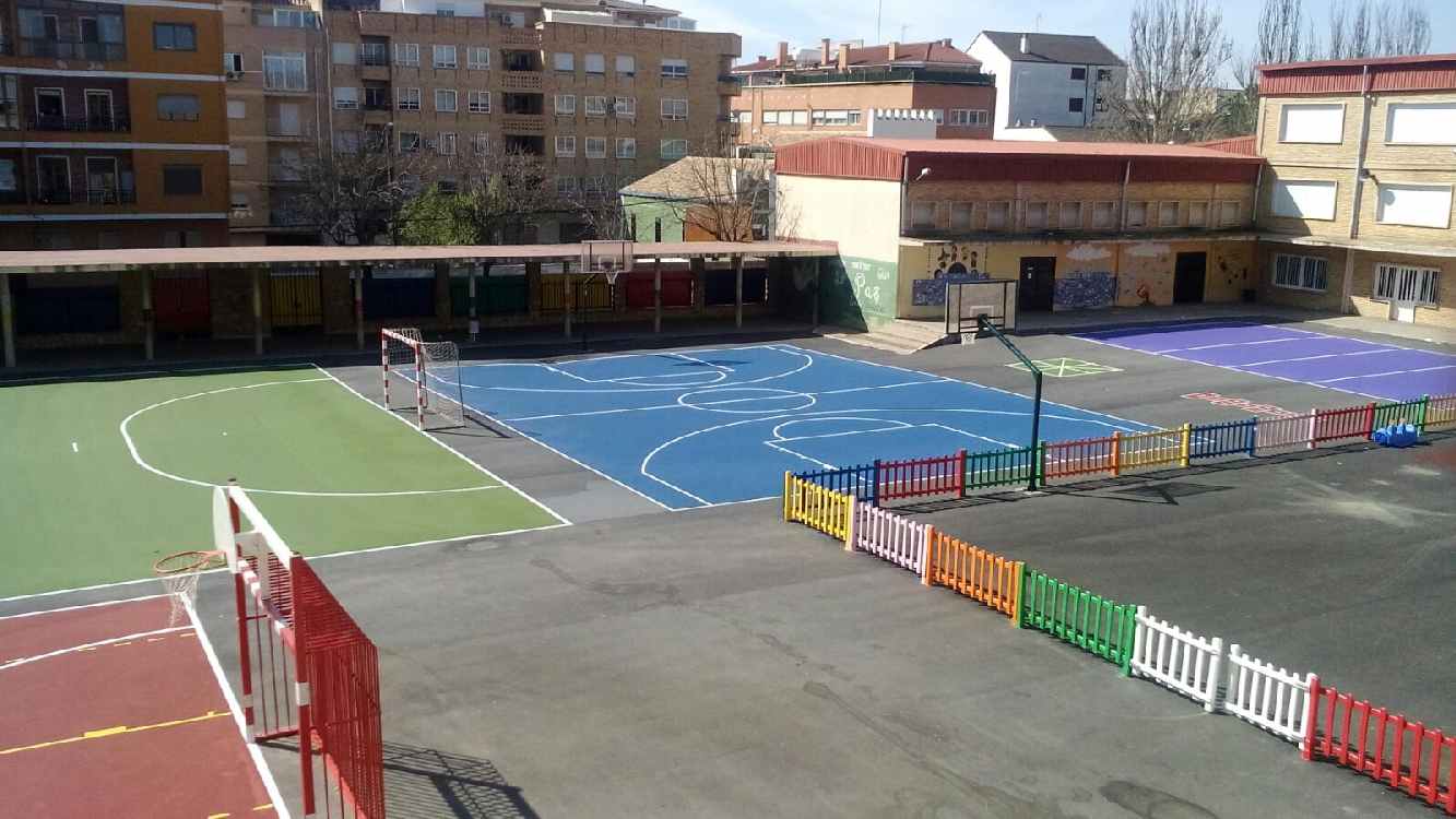 Colegio Serrano Clavero en Requena