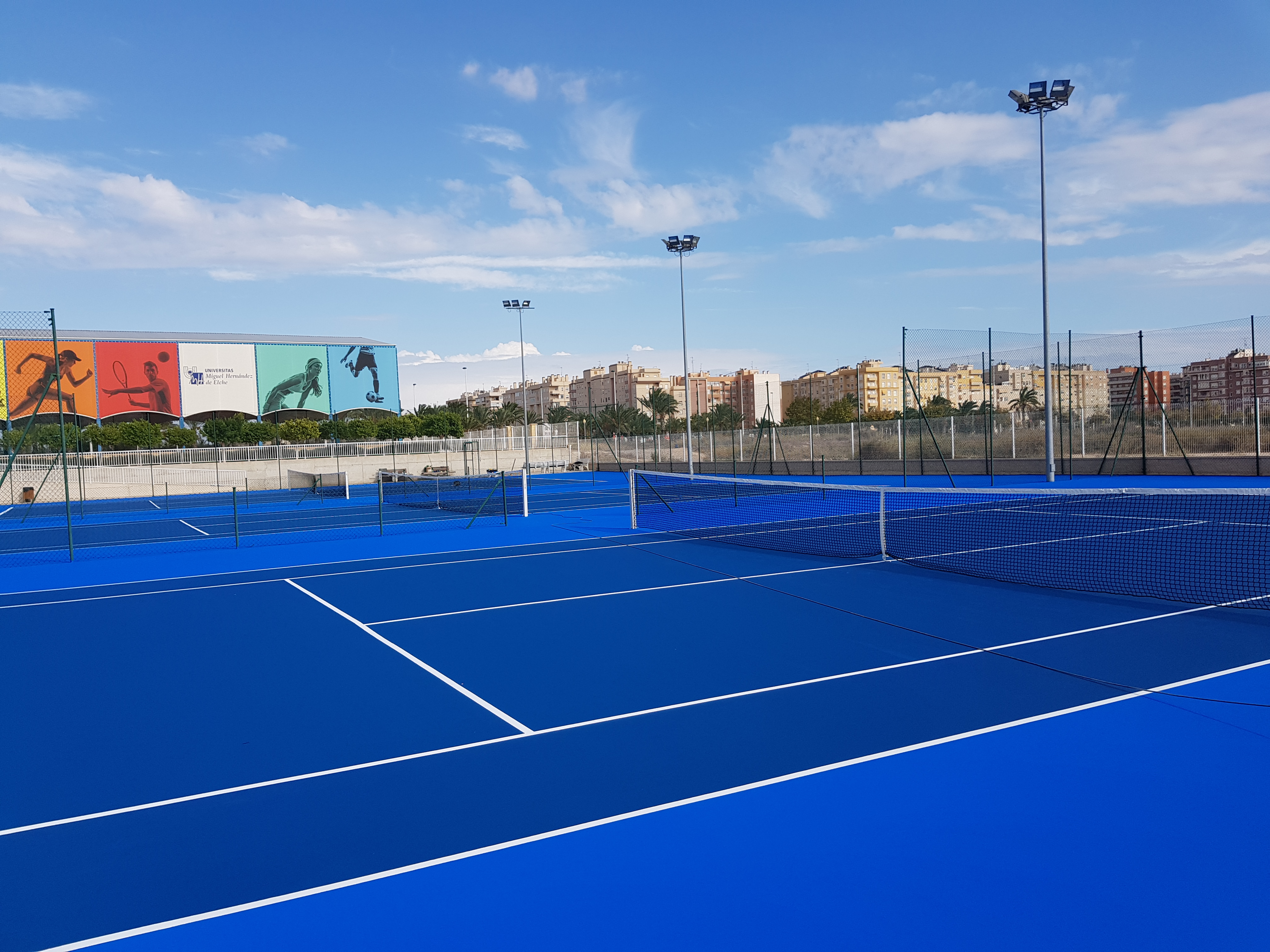 UNIVERSIDAD MIGUEL HERNANDEZ DE ELCHE  – 4 PISTAS GLOBALGRASS TENNISLIFE