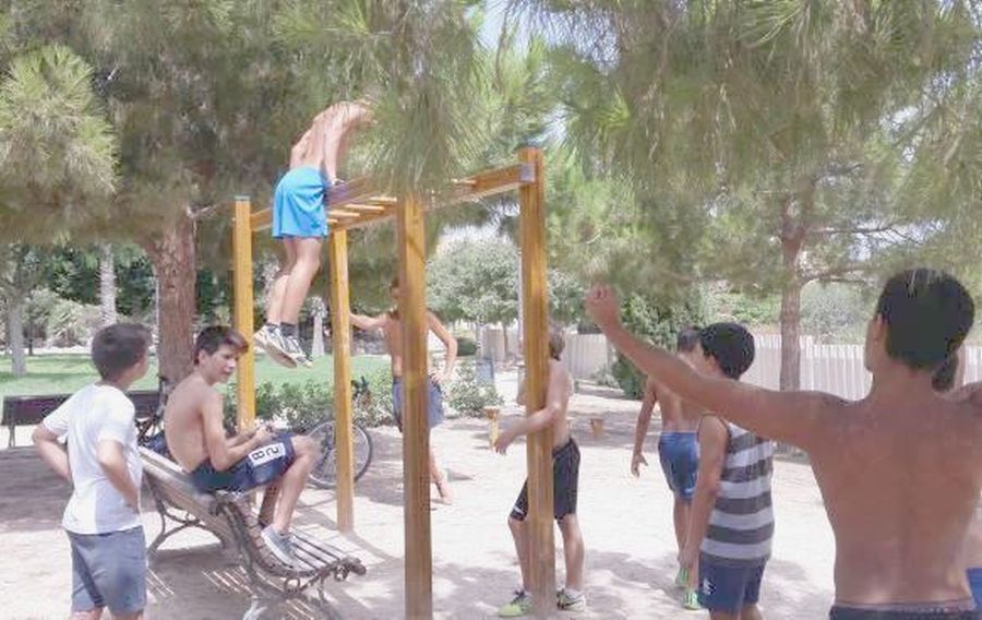 Zona para Ejercicios musculares en Parque de Mutxamel (Alicante)