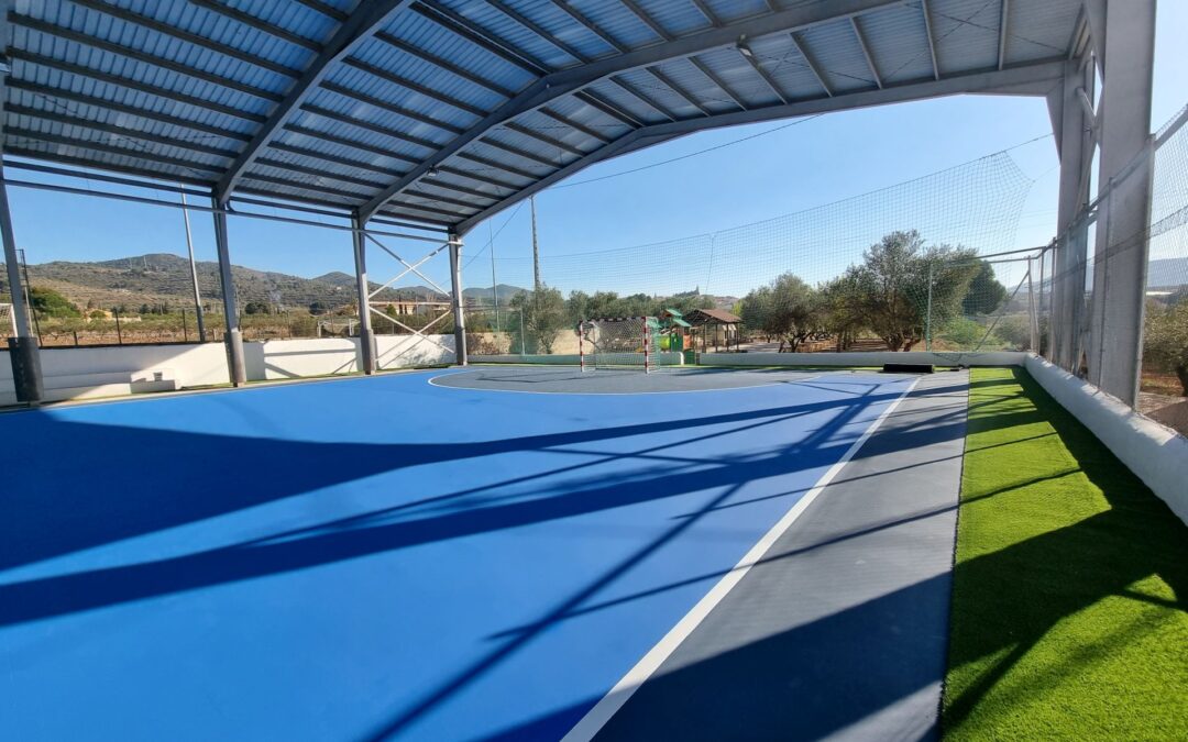 AYTO. DE BENIARRÉS PISTA POLIDEPORTIVA, TENIS Y CÉSPED DECORATIVO