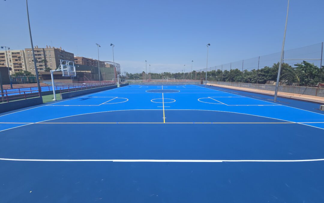 Global Grass renueva 3.200 m² de pistas deportivas en el Colegio Sagrada Familia de Benimaclet